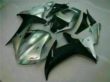 R1 02-03 Verkleidungen - Silber Schwarz