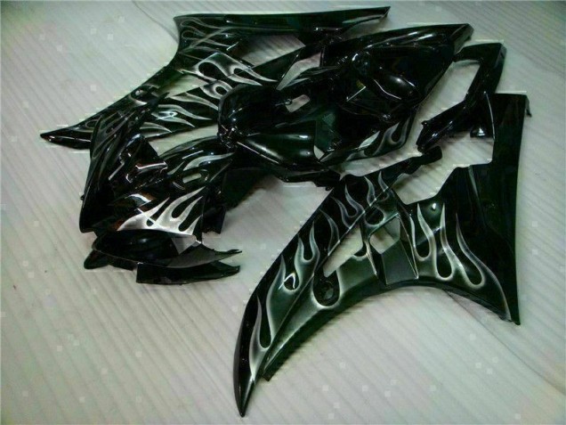R6 06-07 Verkleidungen - Silber Flamme Schwarz R6 06-07 Verkleidungen - Silber Flamme Schwarz